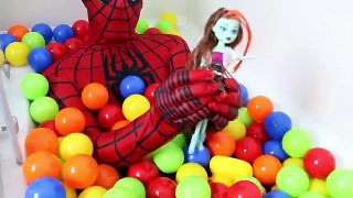 Superheroes in Real Life, Spiderman, Mickey Mouse & Frozen Elsa Dancing in The Car