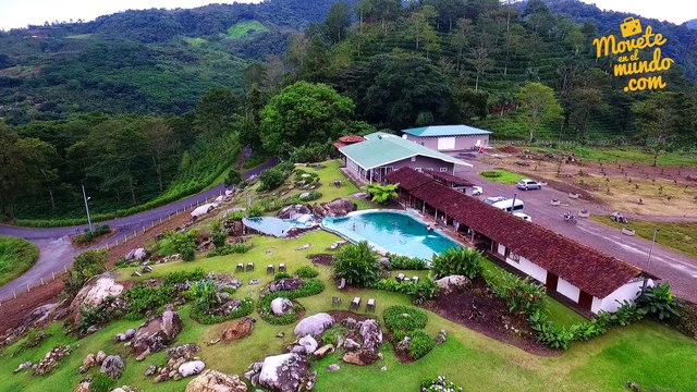 Volcán Irazú y Aguas Termales en Costa Rica