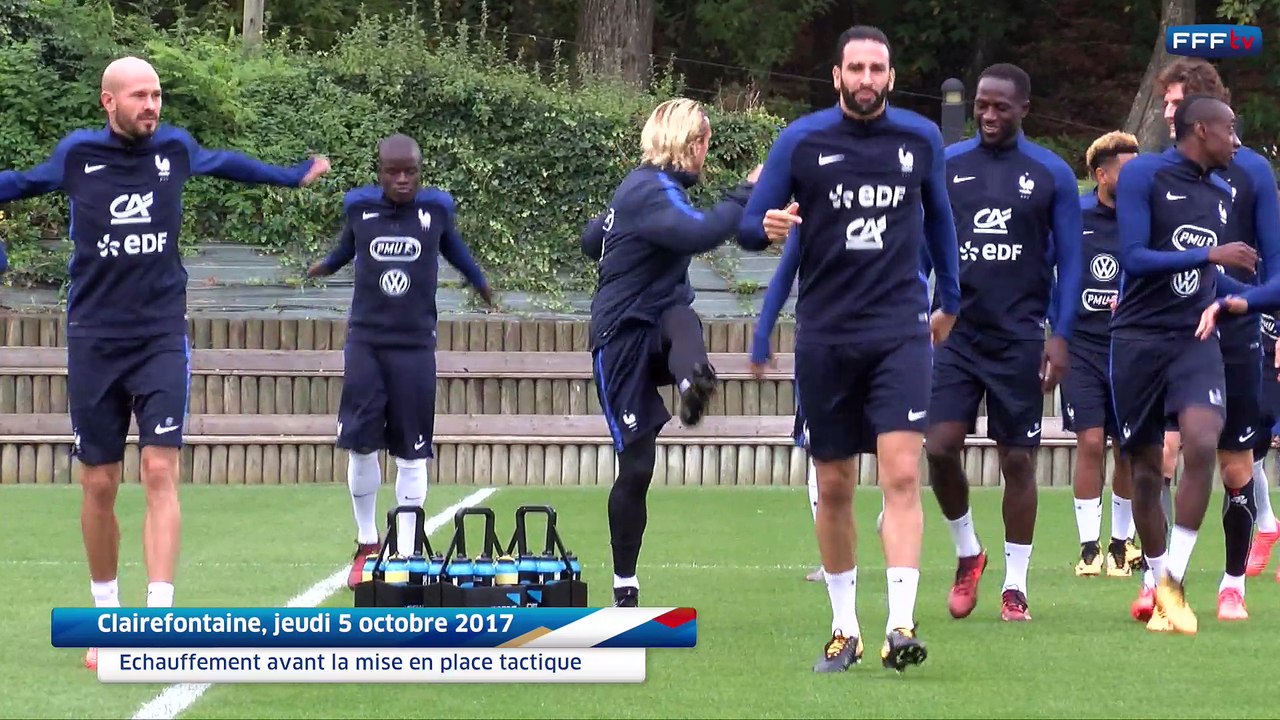 Les Bleus à l'échauffement