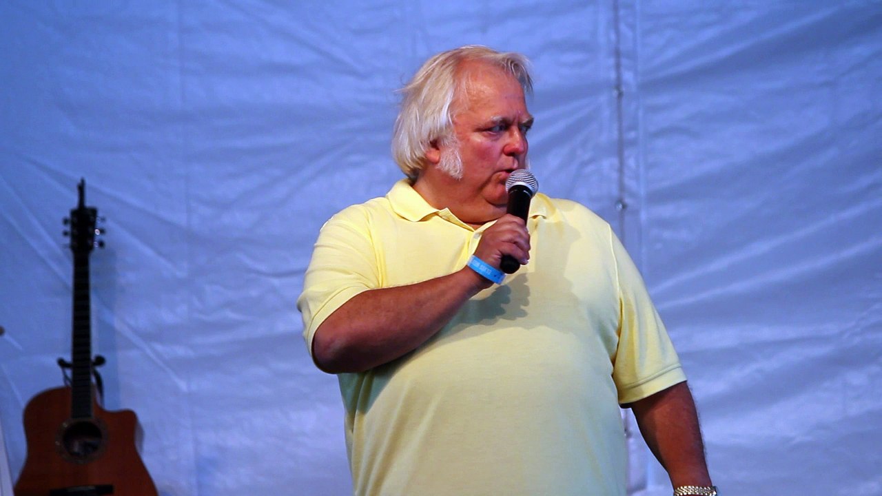 Bryan Clark sings 'Polk Salad Annie' Elvis Week 2017