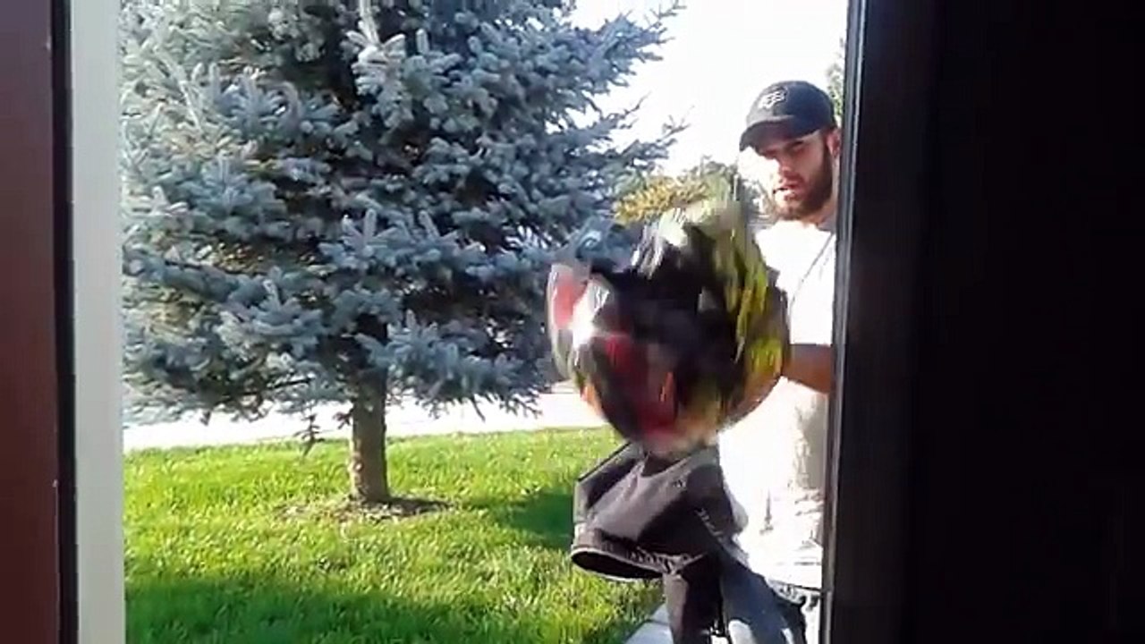 Htio je da prevari svoju ženu, pa je otišao kod njene najbolje prijateljice. Nije očekivao da će mu se desiti OVO!