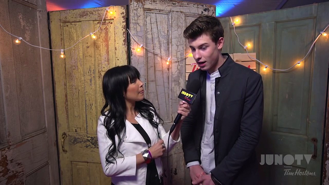 Shawn Mendes on The 2015 JUNO Awards Red Carpet