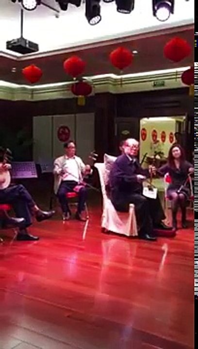 江泽民罕见露面拉二胡 19大前显示健康稳定