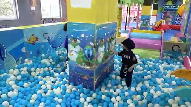 Mcdonalds Indoor Playground for Kids Joker cheats Spiderman & steals money of Hulks toy Shop