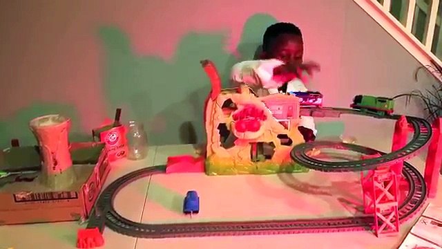 WOW! Jfunk Makes VOLCANO ERUPT For THOMAS & FRIENDS Trackmaster: Thomas VOLCANO DROP Play Set!!
