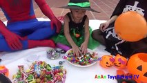 JOIN HALLOWEEN PARTY WITH SPIDERMAN - Chơi Lễ Hội Halloween với Người Nhện ❤ Anan Toysreview TV ❤