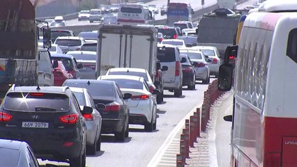 고속도로 하행선 정체...귀경 오후 4시 절정 / YTN