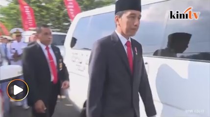 Lalu lintas sesak, Jokowi terpaksa jalan kaki