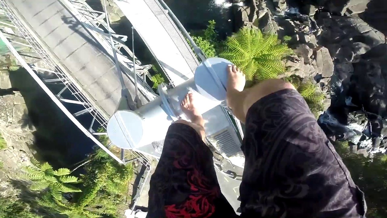 EXTREME HIGH DIVE