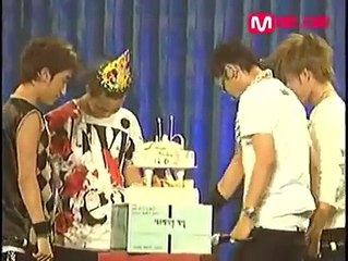 #HAPPYKWONJIYONGDAY #HAPPY818GDAY Chúc mừng... - NyongTory Family