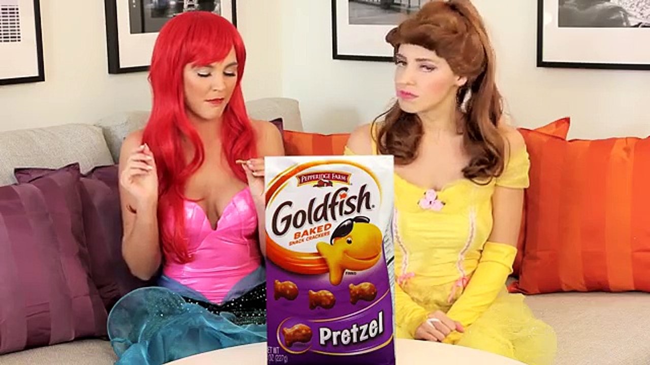 Ariel vs Belle Goldfish Challenge Little Mermaid vs Beauty and the Beast. DisneyToysFan.