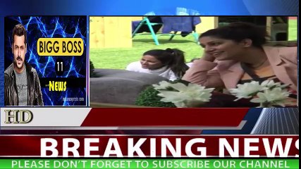 Bigg Boss 11 Aarshi Khan KISSES Salman Khan infront of all