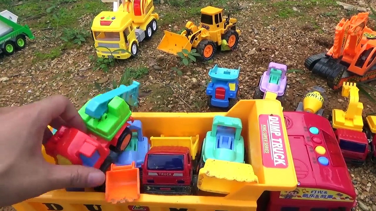 はたらくくるま ! うんち うんこ ! のおもちゃ のりもの ブーブー 重機 ショベルカー,ユンボ,ミキサー車,レッカー車,ダンプ,ゴミ収集車,バックホー Tomica Toy K