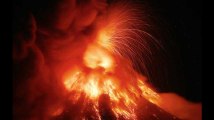 Les images dantesques du volcan Mayon aux Philippines