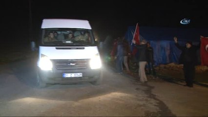 Öso Askerleri Türk Bayraklarıyla Sınıra Uğurlandı