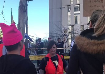 Man Shouts 'It's Not Your Body' to Los Angeles Women's Marchers