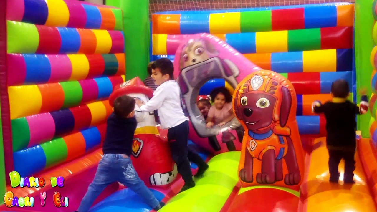 La Patrulla Canina en el Parque Infantil de Bolas - Zona de Recreo Para Niños y Juegos Divertidos