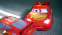 CARS 3 RACERS Ultimate Lightning McQueen VS Turbo Charge Jackson Storm Toy Review