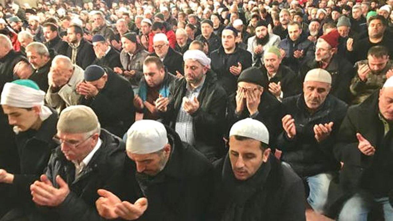90 Bin Camide Mehmetçik'e Zafer Duası Yapıldı, Fetih Suresi Okundu