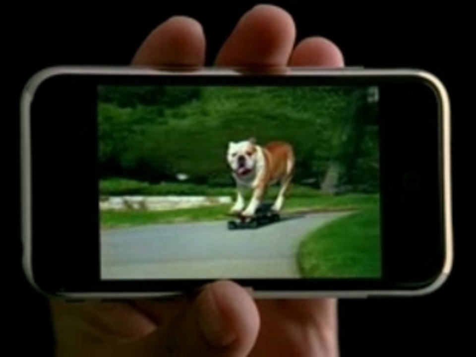 Pub iPhone en Français "Etonnant"