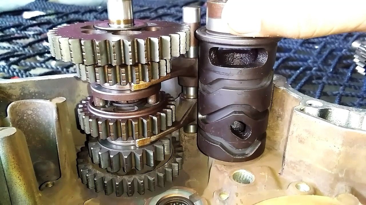 how to work motorcycle transmission