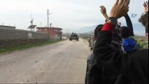 Tanklar Sloganlarla Afrin'e İlerliyor