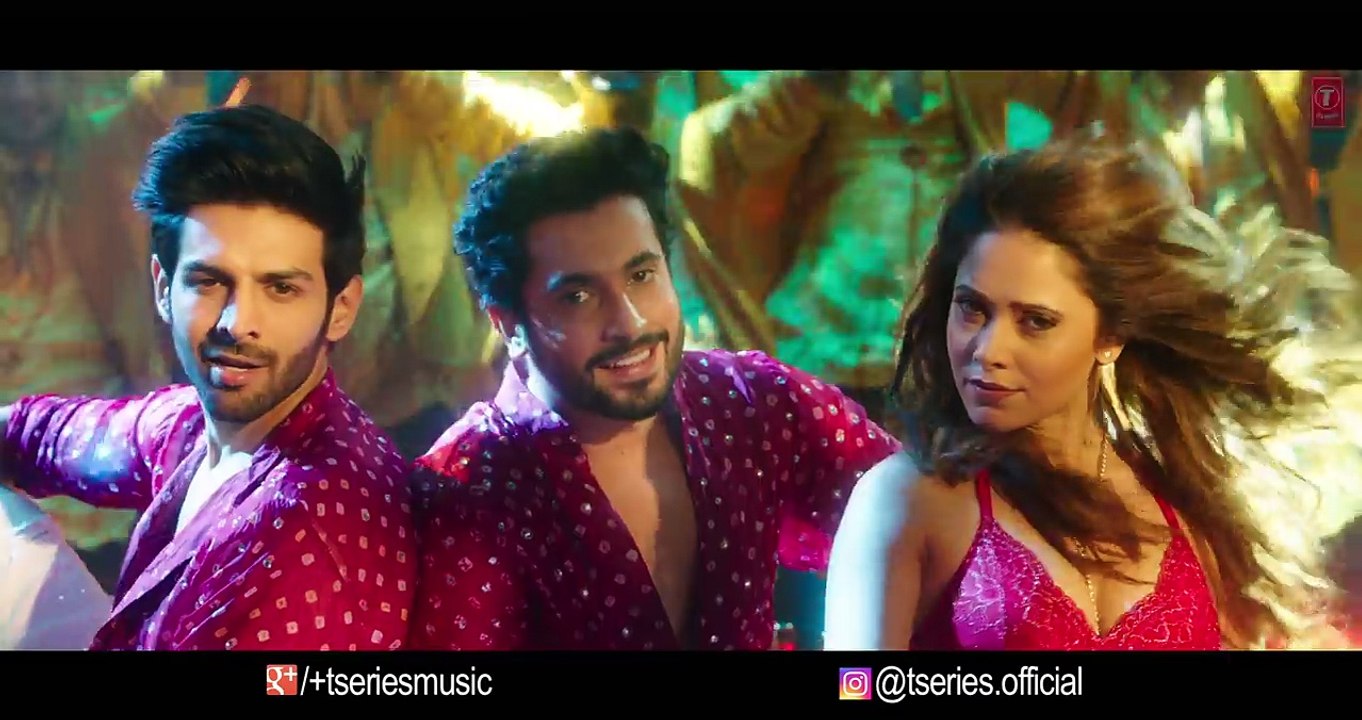 Chhote Chhote Peg (Video) _ Yo Yo Honey Singh _ Neha Kakkar _ Navraj Hans _ Sonu Ke Titu Ki Sweety