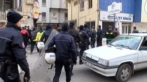 Polis Memuru Terlikle Dolaşan Engelliyi Görünce Ayakkabı Aldı