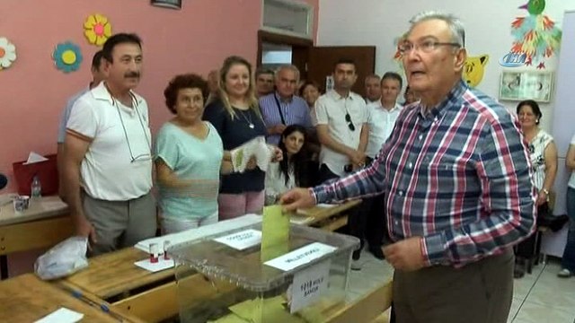 Baykal ile eski MHP'li yöneticilere yönelik 'kaset kumpası davası' yarın görülecek