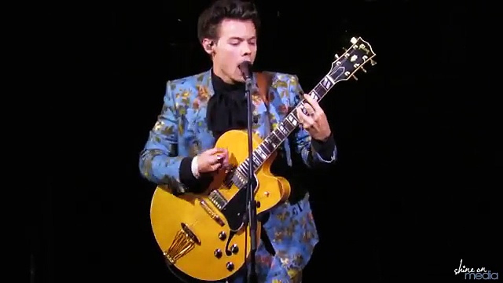 ⁣Harry Styles Stockholm Syndrome Live at Greek Theatre (Harry Styles Live on Tour 2017)