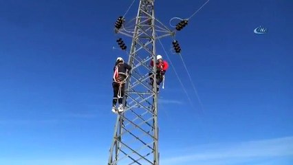 Mehmetçik Vatandaşın Elektriksiz Kalmaması İçin de Devrede