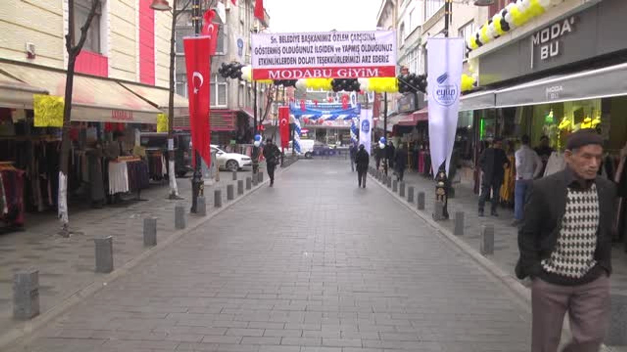 Eyüpsultan Belediyesi Özlem Çarşısı'nın Açılışını Yaptı