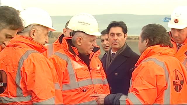 Başbakan Yıldırım, Türkiye Ekonomisi Ufak Tefek Operasyonlardan Etkilenecek Bir Ekonomi Değildir