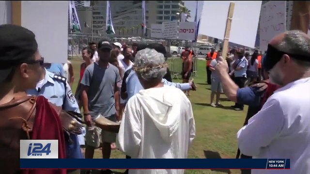 HOLY LAND UNCOVERED | 'A new spirit' challenges Orthodox Jews | Sunday, January 21st 2018