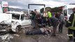 Manisa Kavşakta Kamyonet ile Otomobil Çarpıştı 6 Yaralı