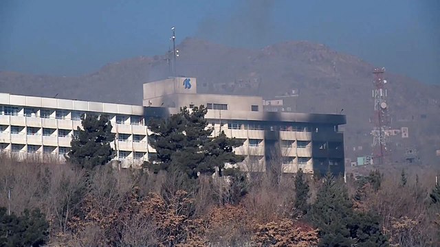 مقتل 18 بهجوم انتحاري تبنته طالبان