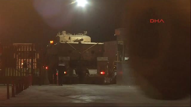 Kilis-Öncüpınar Sınır Kapısı'nda Askeri Sevkiyat Devam Ediyor