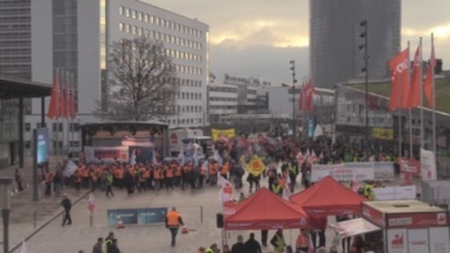 Los socialdemócratas alemanes dan el visto bueno a negociar con Merkel