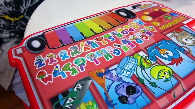 Galinha Pintadinha Busão da Alegria com Música Infantil - Paulinho e Toquinho Brincando