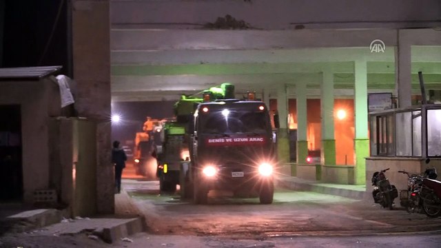 Askeri araçlar Halep'in Azez ilçesine doğru geçiş yaptı - AZEZ