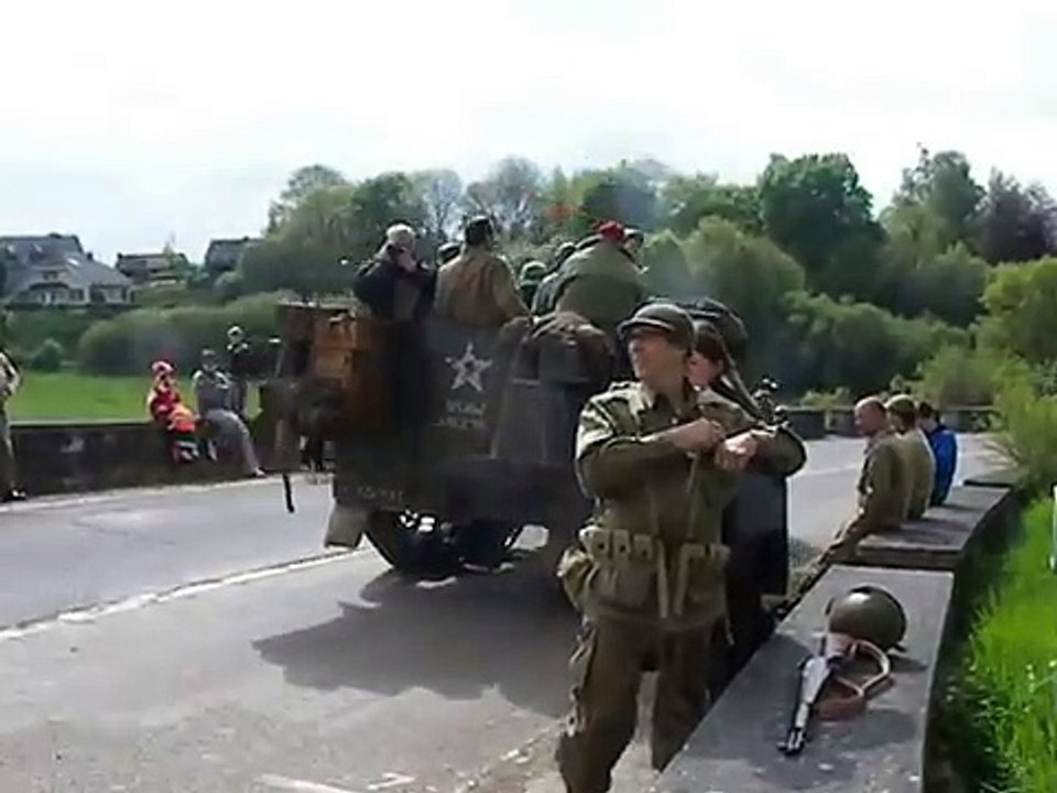 Concentration véhicules militaires alliés 2nd guerre mondiale / Celles 2013