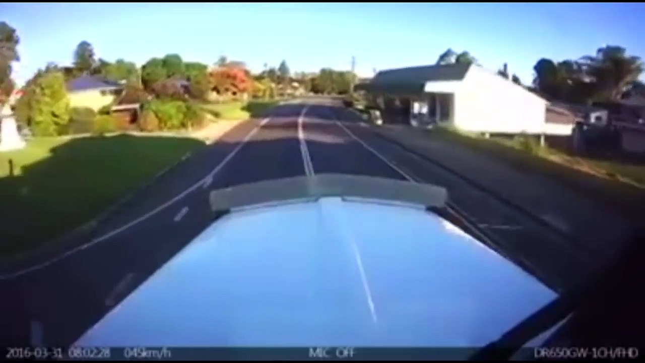 Dash Cam Owners Australia - What Truck drivers put up with daily
