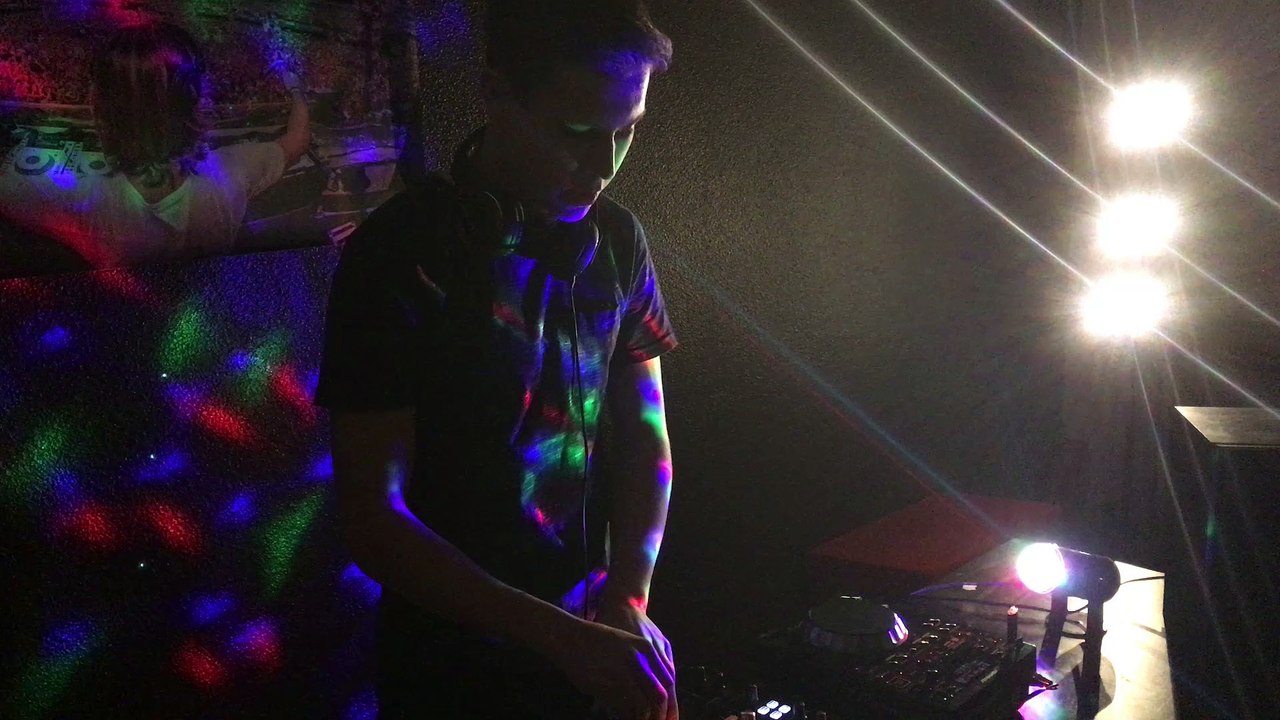 HarryB.O (contest deejay - 17ans)