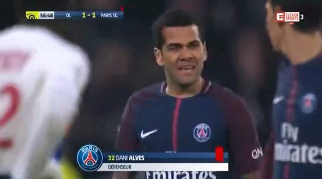 Lyon-PSG : Carton rouge Dani Alves pour contestation !