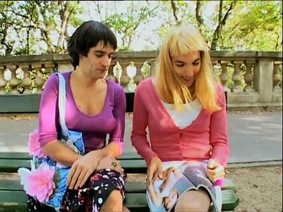 Samantha Oups ! Samantha sur le banc