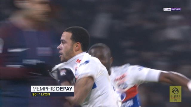 Late Depay strike stuns 10-man PSG