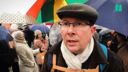 On a demandé aux anti-PMA la différence entre un papa et une maman