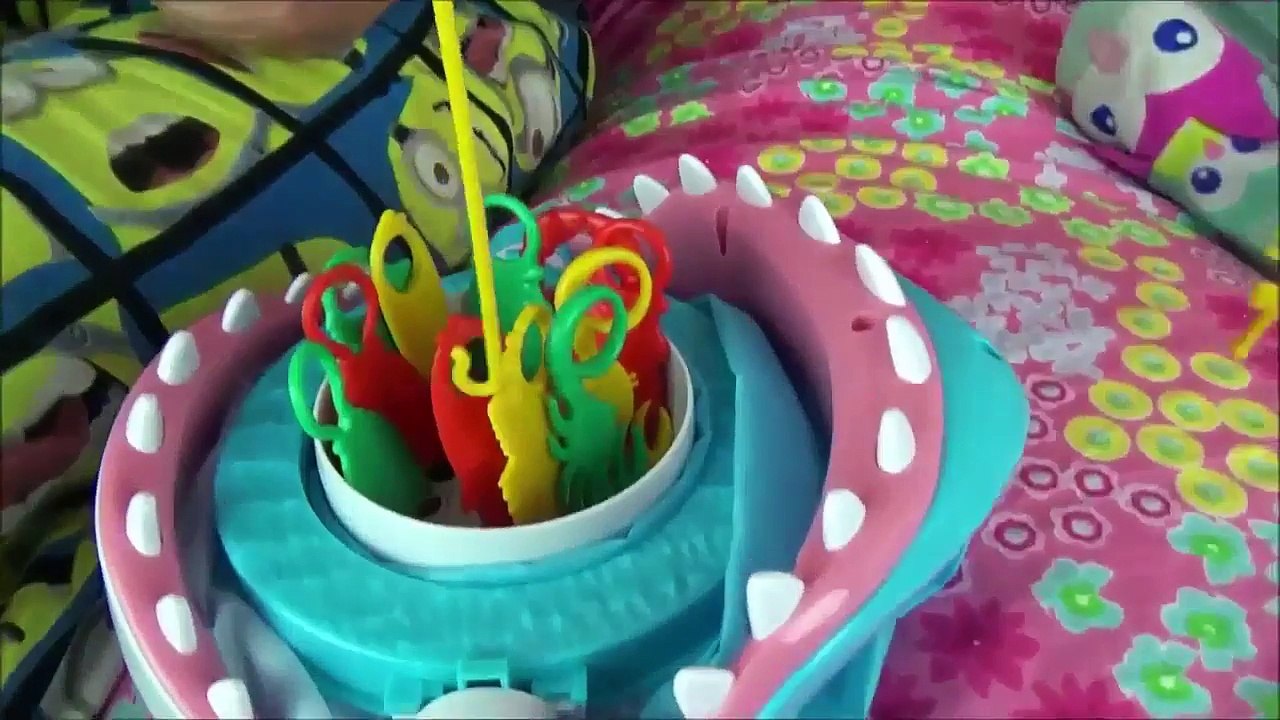 Baby Kid Giant Spider Shark Baby Kids Game Hidden Egg Victoria Annabelle Daddy Toy Freaks Spatula