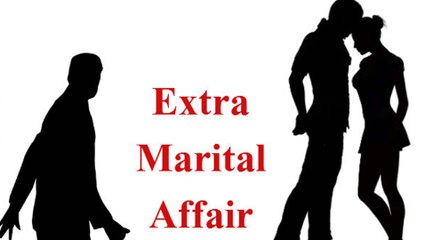 రెడ్ హ్యాండెడ్‌గా దొరికిన పోలీస్ జంట.. చెప్పులతో కొట్టారు..!