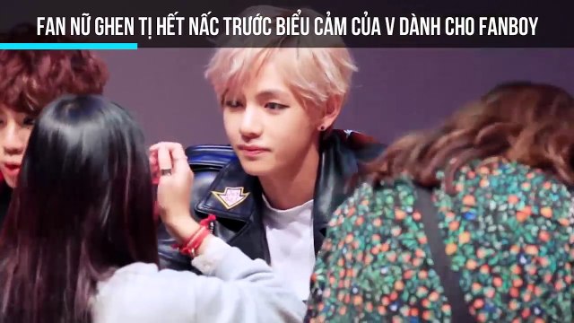 Fan nữ ghen tị hết nấc trước biểu cảm của V dành cho fanboy